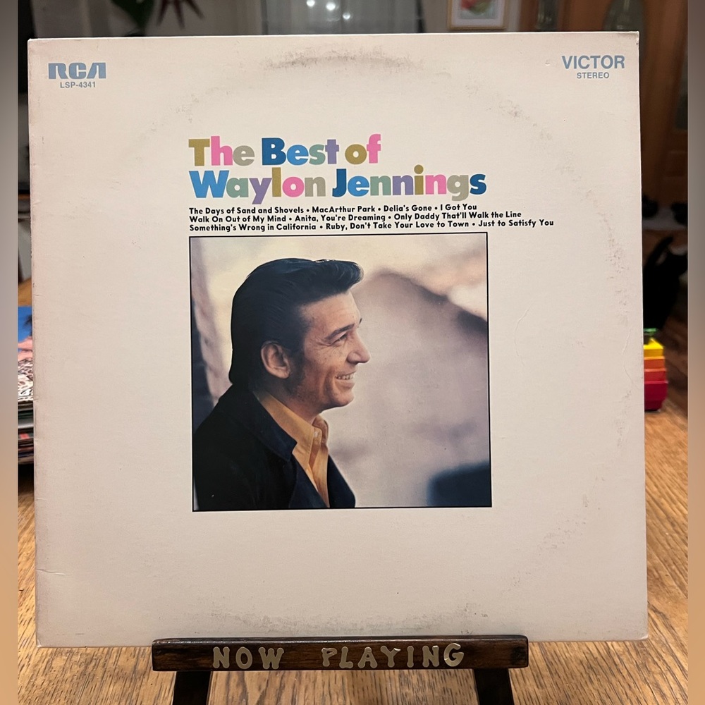 The Best of Waylon Jennings Vinyl - LP is in Great Condition